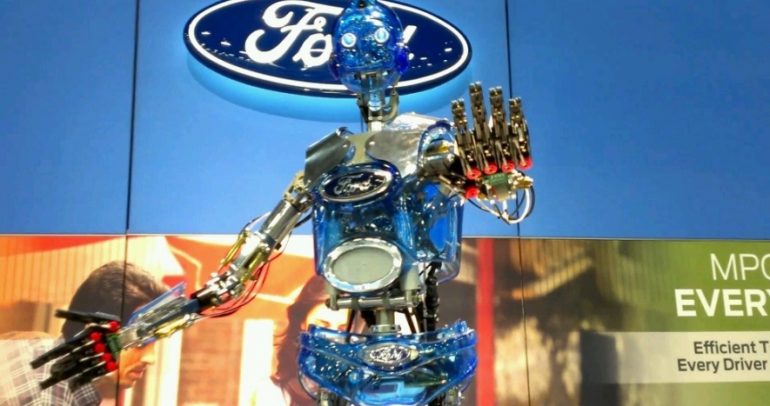 الروبوتات الجديدة لدى فورد تبني السيارات.. وتحضر القهوة أيضا!